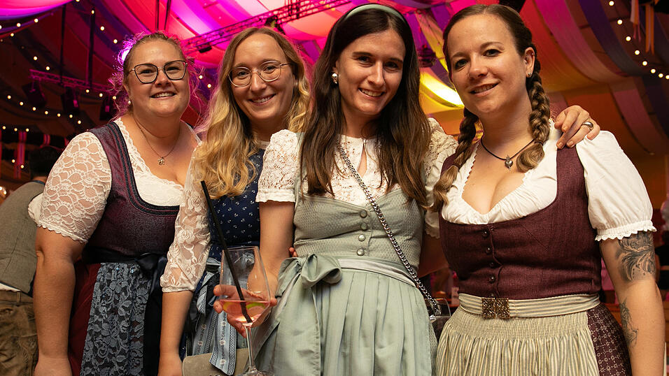 Die Partybilder vom Mittwoch, 13. August, aus dem Festzelt Reisinger. Die Partybilder vom Mittwoch, 13. August, aus dem Festzelt Reisinger.