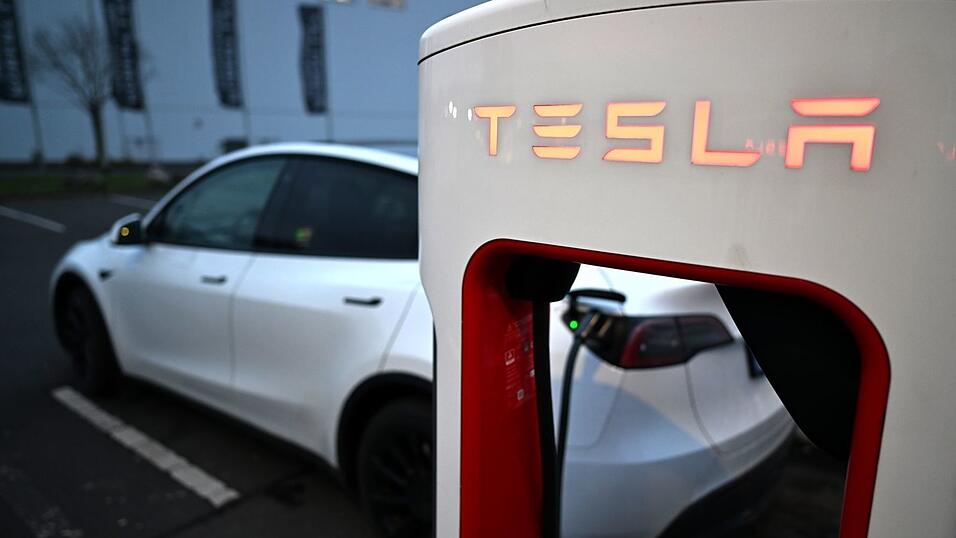 Tesla nahm zu der Frage nach Boykotts zunächst keine Stellung. Tesla nahm zu der Frage nach Boykotts zunächst keine Stellung.