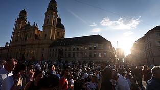 Tausende Zuschauer kommen jedes Jahr zu «Klassik am Odeonsplatz» (Archivbild) Tausende Zuschauer kommen jedes Jahr zu «Klassik am Odeonsplatz» (Archivbild)