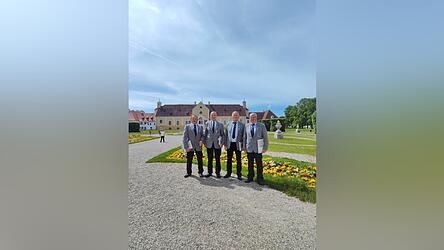 Die Teilnehmer der KuSK Loitzendorf als Vertreter des Landkreises von links: Ausschussmitglied Konrad Wiesmeier, Ehrenvorsitzender Hans Stöger, Ausschussmitglied Hans Omasmeier und Vorsitzender Hans Zach