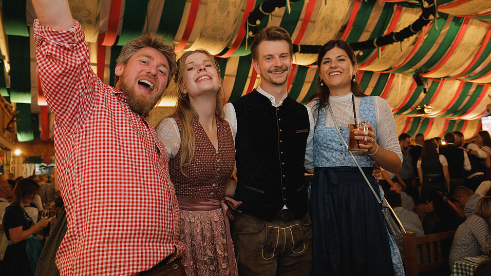 Die Partybilder vom Samstag, 10. August 2024, aus dem Festzelt Weckmann. Die Partybilder vom Samstag, 10. August 2024, aus dem Festzelt Weckmann.