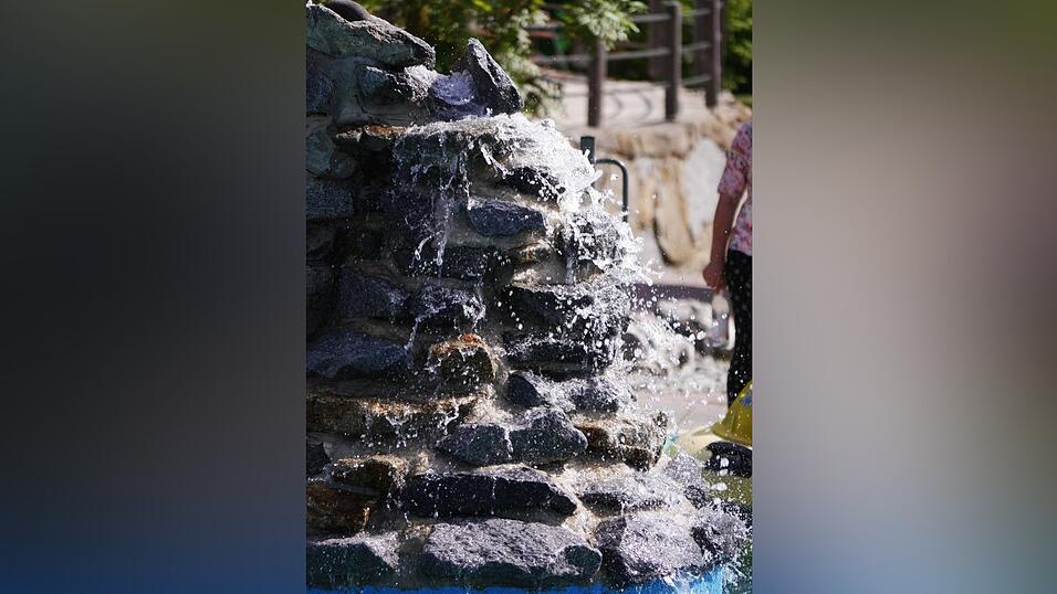 Bei heißen Temperaturen sind Wasser-Attraktionen besonders begehrt. Bei heißen Temperaturen sind Wasser-Attraktionen besonders begehrt.