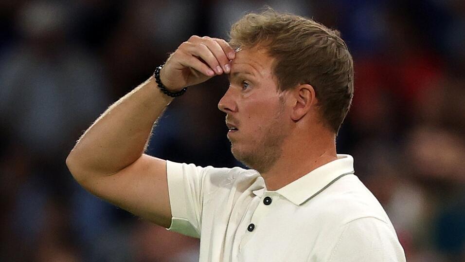 Bundestrainer Julian Nagelsmann präsentiert sich fassungslos.