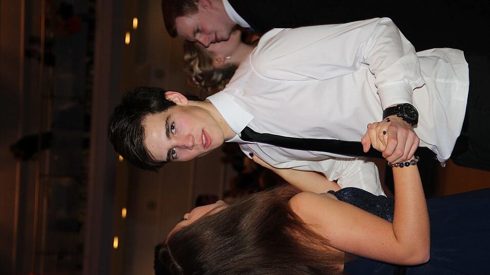 Die Bilder vom Abschlussball der Tanzschule Seidel in der Fraunhofer-Halle am 28. November. Die Bilder vom Abschlussball der Tanzschule Seidel in der Fraunhofer-Halle am 28. November.