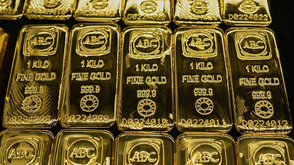 Der Goldpreis ist auf mehr als 4.400 US-Dollar gestiegen.