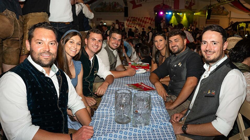 Die Partybilder vom Samstag, 15. August, aus dem Festzelt Greindl. Die Partybilder vom Samstag, 15. August, aus dem Festzelt Greindl.