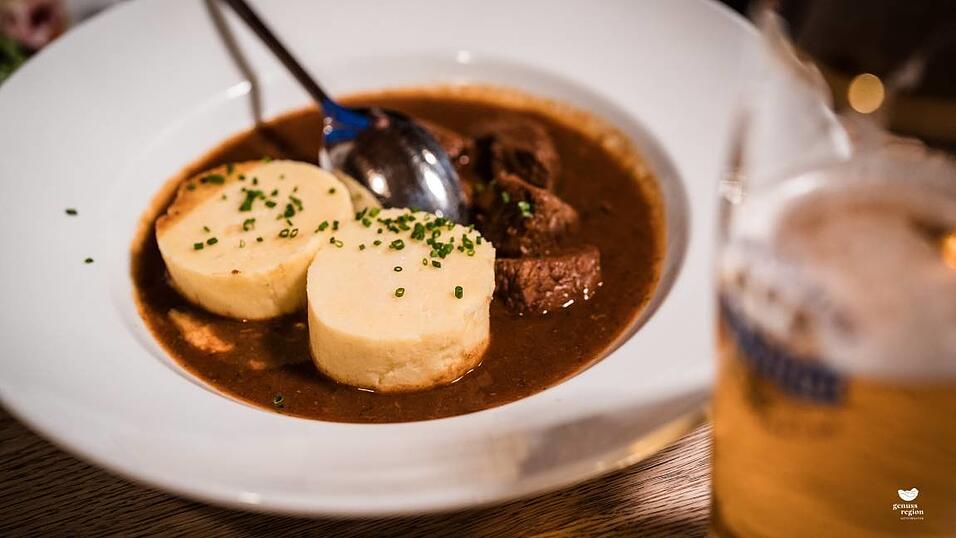Rinderwadlgulasch passt besonders zur kalten Jahreszeit.