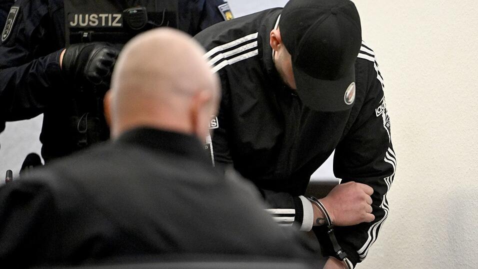 Der Unfallverursacher muss lebenslang in Haft. Der Unfallverursacher muss lebenslang in Haft.