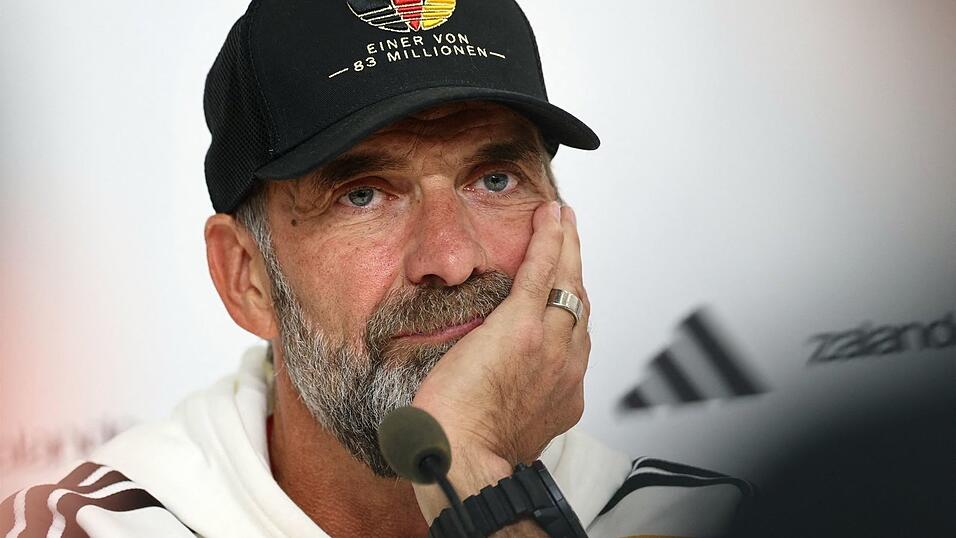 Das Kimmich-Thema nervt ihn: J&uuml;rgen Klopp bei der Pressekonferenz in Thessaloniki.