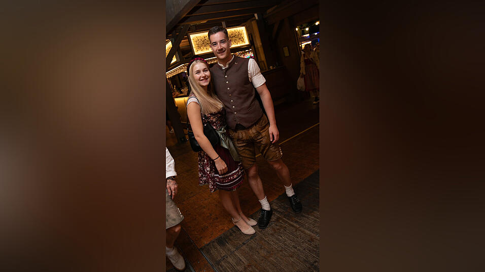 Die Partybilder vom Montag, 18. August, aus dem Festzelt Krönner. Die Partybilder vom Montag, 18. August, aus dem Festzelt Krönner.
