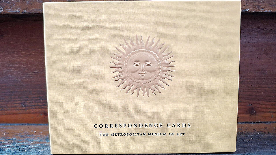 Die Sonne auf den Schmuckkarten des Met hat Landshuter Wurzeln.