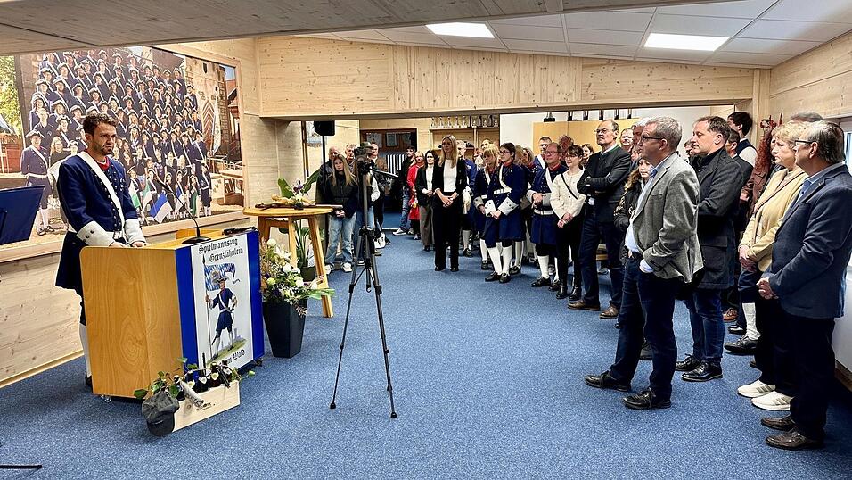 „Das ist ein Gemeinschaftsprojekt, getragen von viel Engagement, Herzblut und Zusammenhalt“: Vorsitzender Tobias Späth konnte viele Helfer und Sponsoren willkommen heißen. „Das ist ein Gemeinschaftsprojekt, getragen von viel Engagement, Herzblut und Zusammenhalt“: Vorsitzender Tobias Späth konnte viele Helfer und Sponsoren willkommen heißen.