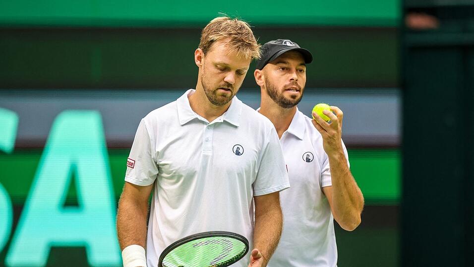 Dank des deutschen Doppels steht das deutsche Team kurz vor dem Einzug in die Finalrunde. Dank des deutschen Doppels steht das deutsche Team kurz vor dem Einzug in die Finalrunde.