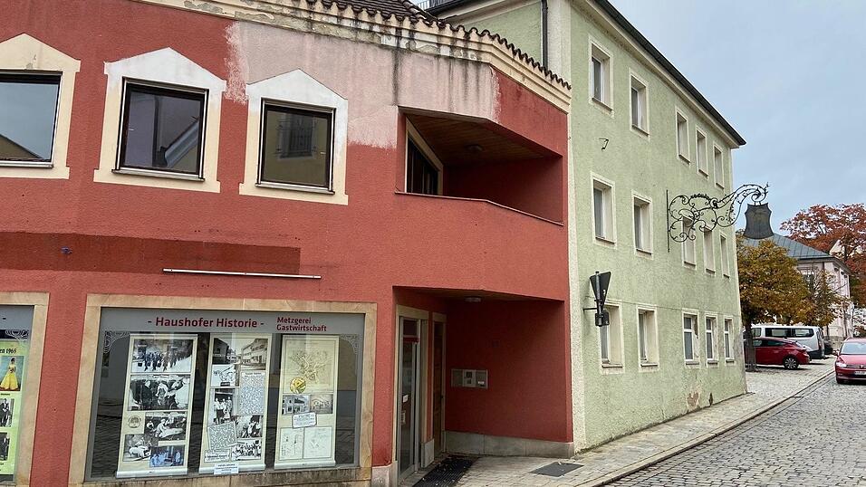 Höhere Wassergebühren waren das eine Thema der Klausurtagung. Der Stadtrat sprach aber auch über die Zukunft des Schoirer-Anwesen (Bild). Höhere Wassergebühren waren das eine Thema der Klausurtagung. Der Stadtrat sprach aber auch über die Zukunft des Schoirer-Anwesen (Bild).