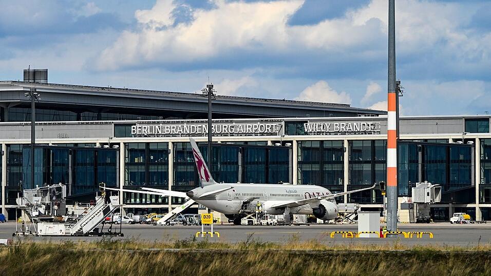 Der Flughafen Berlin hat Verbindungen nach Toulouse, Turin und Belfast verloren. (Archivbild) Der Flughafen Berlin hat Verbindungen nach Toulouse, Turin und Belfast verloren. (Archivbild)