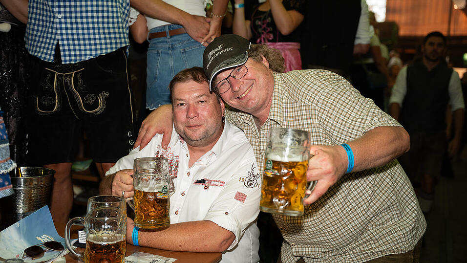 Die Partybilder vom Samstag, 15. August, aus dem Festzelt Wenisch. Die Partybilder vom Samstag, 15. August, aus dem Festzelt Wenisch.