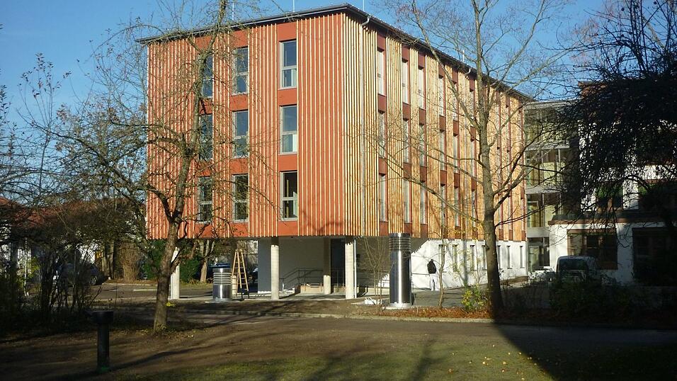 Der Anbau ans Landratsamt ist fertig. Im Dezember wird er bezogen. Der Anbau ans Landratsamt ist fertig. Im Dezember wird er bezogen.