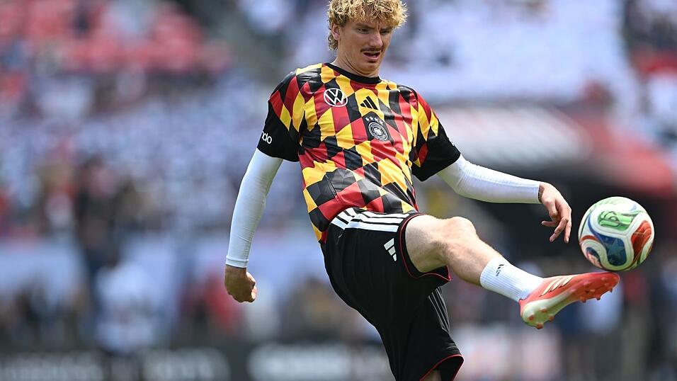 Nick Woltemade durfte sich bislang nur aufwärmen bei den WM-Spielen. Er würde gerne mal Joker-Rolle von Deniz Undav übernehmen. (Archivbild) Nick Woltemade durfte sich bislang nur aufwärmen bei den WM-Spielen. Er würde gerne mal Joker-Rolle von Deniz Undav übernehmen. (Archivbild)