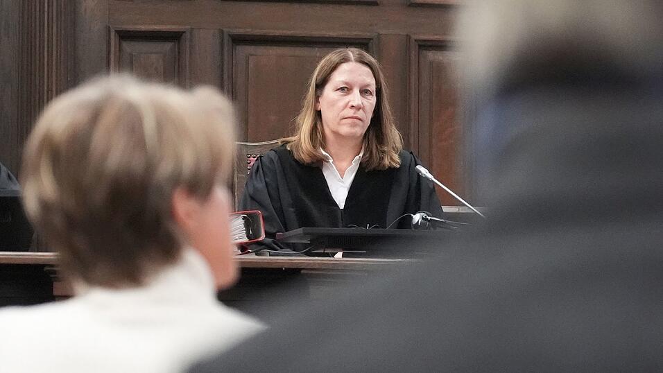 Die Vorsitzende Richterin Isabel Hildebrandt hatte den Block-Prozess auf Drängen der Verteidigung für drei Wochen unterbrochen. (Archivbild) Die Vorsitzende Richterin Isabel Hildebrandt hatte den Block-Prozess auf Drängen der Verteidigung für drei Wochen unterbrochen. (Archivbild)