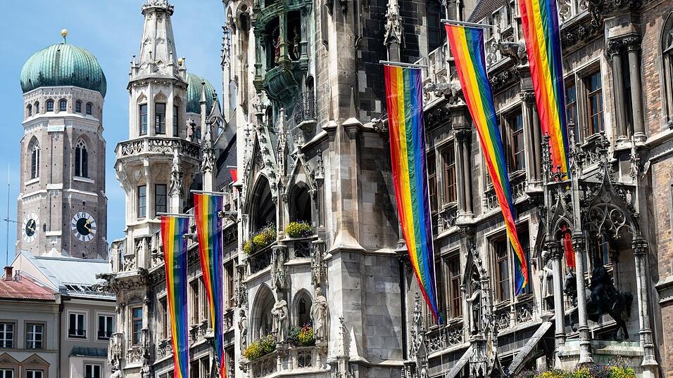 Legend&auml;r ist auch das Rathaus-Clubbing im Anschluss: Die Stadt unterst&uuml;tzt den CSD. (Archivbild)