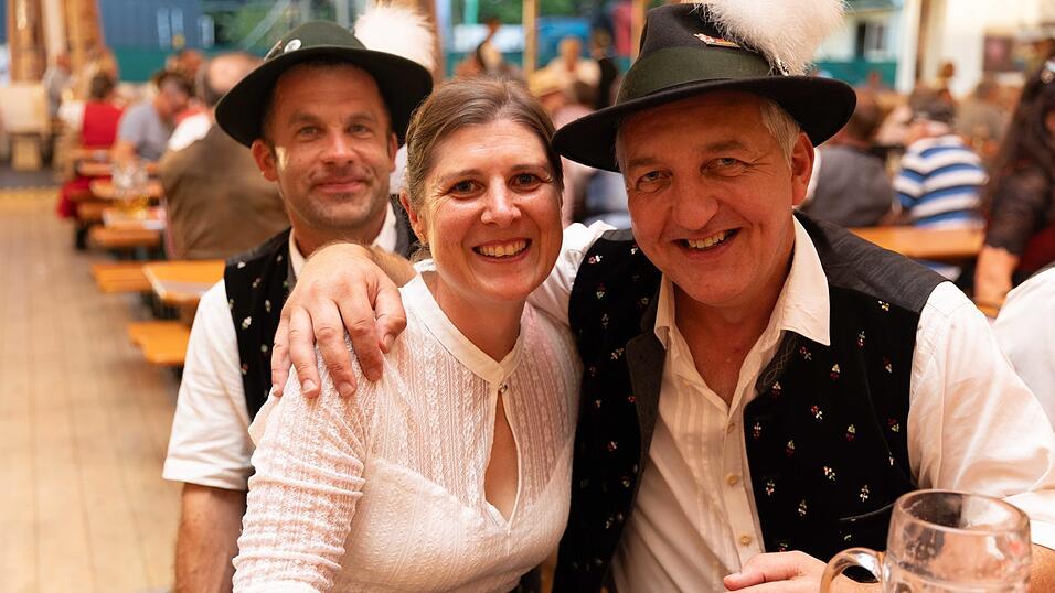 Die Partybilder vom Sonntag, 9. August, aus dem Festzelt Greindl. Die Partybilder vom Sonntag, 9. August, aus dem Festzelt Greindl.
