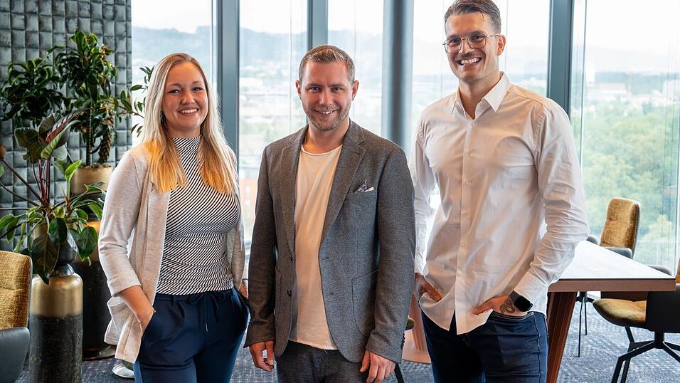 Neue Dreier-Spitze im edl.eins (v.l.) die zuk&uuml;nftige Serviceleitung Katharina Diefenbach, der neue kulinarische 'Mastermind' Sternekoch Daniel Klein sowie Nicolas La Rocca, der ab Oktober die K&uuml;che des edl.eins leitet.