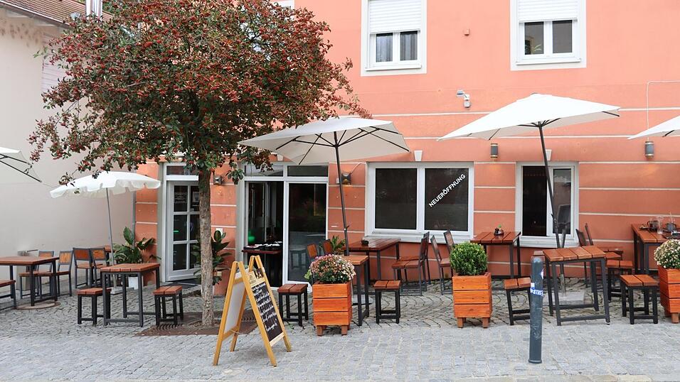 Am 1. August hat Unterm Rain ein vietnamesisches Restaurant geöffnet. Am 1. August hat Unterm Rain ein vietnamesisches Restaurant geöffnet.