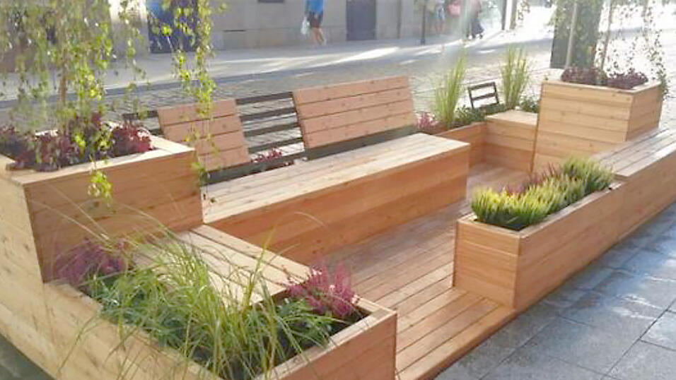 Die Grüninseln könnten zusätzlich als Aufenthaltsmöglichkeiten im öffentlichen Raum genutzt werden, hier ein Beispiel für eine solche Umsetzung. Die Grüninseln könnten zusätzlich als Aufenthaltsmöglichkeiten im öffentlichen Raum genutzt werden, hier ein Beispiel für eine solche Umsetzung.