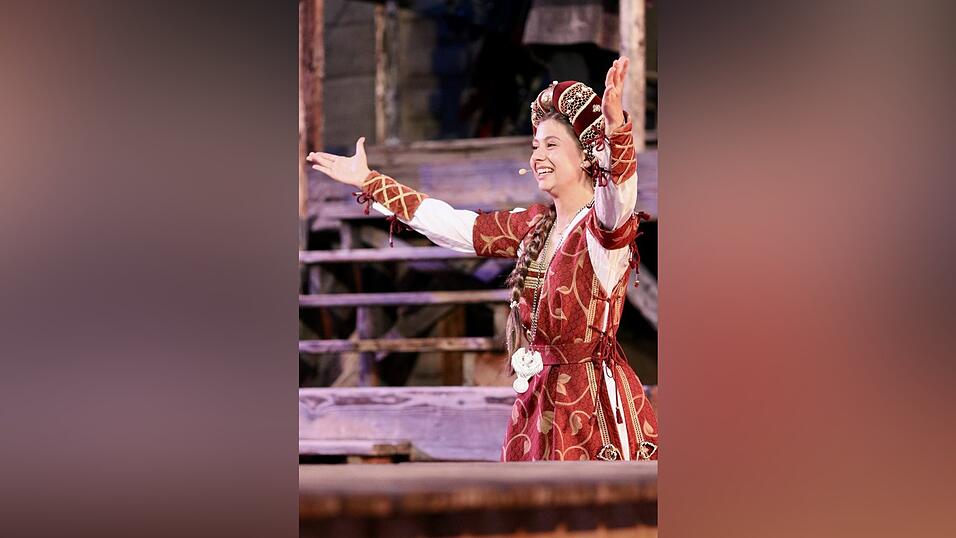 Eindr&uuml;cke von der Gruppe 'blau', die am Freitagabend die Drachenstich-Premiere gespielt hat.