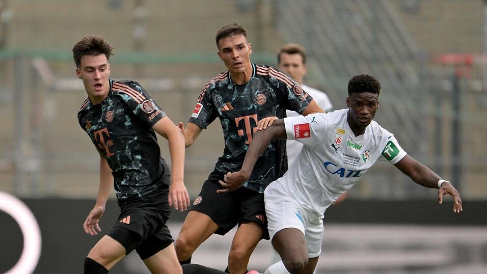 Javier Fernandez (l) spielt nun beim Club in N&uuml;rnberg. (Archivbild)