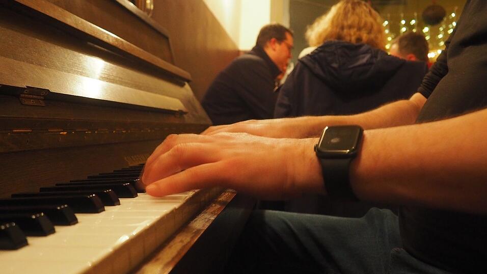 Live-Musik in der Bar, wie hier im 'Klarl' in Straubing, ist auch in Ostbayern seltener geworden. Die Gr&uuml;nde sind laut Wirten und Berufsverb&auml;nden vielf&auml;ltig.