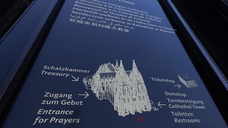 Der Dom ist von mehreren Seiten aus zug&auml;nglich.
