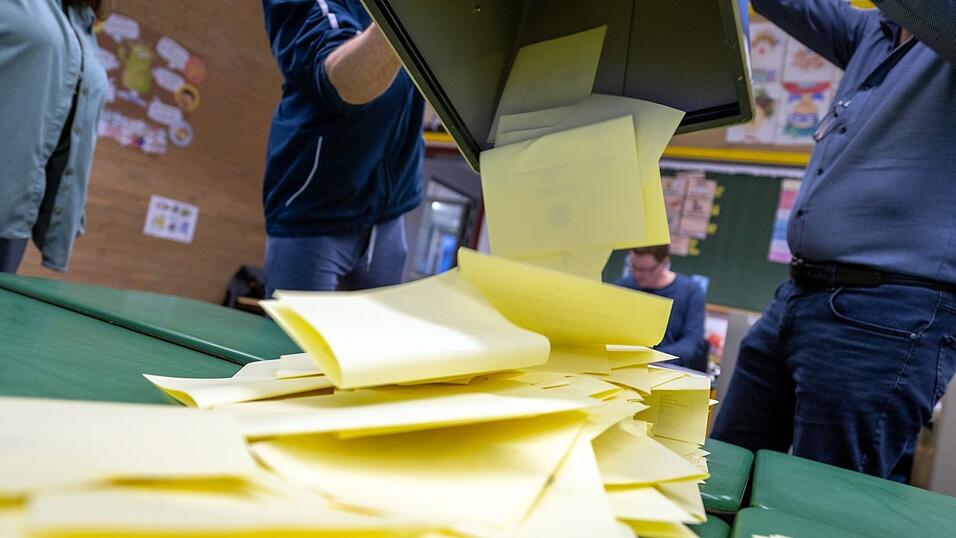 In Bayern wurden am Sonntag bei den Gemeinde- und Landkreiswahlen fast 40.000 Mandatstr&auml;ger neu gew&auml;hlt.