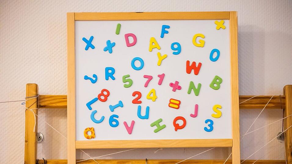 Heuer gibt es in Bayern erstmals verpflichtende Sprachstandserhebungen für angehende Vorschulkinder. (Symbolbild) Heuer gibt es in Bayern erstmals verpflichtende Sprachstandserhebungen für angehende Vorschulkinder. (Symbolbild)
