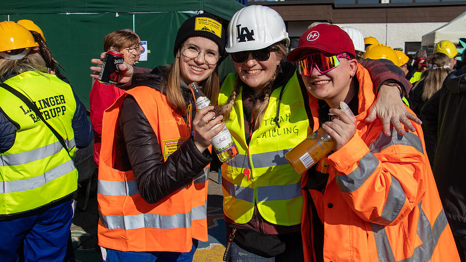 Am Samstag fand der Faschingsumzug in Otzing (Kreis Deggendorf) statt. Am Samstag fand der Faschingsumzug in Otzing (Kreis Deggendorf) statt.