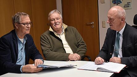 Die drei B&uuml;rgermeister haben ihre Erfahrungen mit unangenehmen Begegnungen: Josef Reff (v.r.), Johann Staudinger und Siegfried Kaschel.