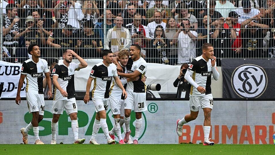Welch ein furioser Bundesliga-Start der SV Elversberg. Welch ein furioser Bundesliga-Start der SV Elversberg.