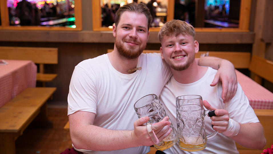 Die Partybilder vom Montag, 11. August, aus dem Festzelt Krönner. Die Partybilder vom Montag, 11. August, aus dem Festzelt Krönner.