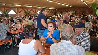 Bestens besucht war zur Mittagszeit die Stocksch&uuml;tzenhalle.