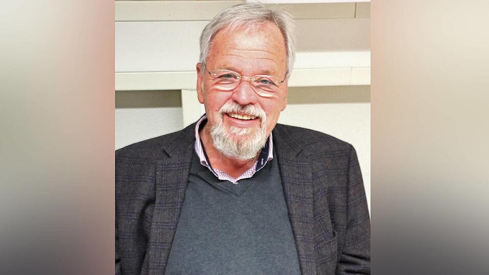 Dr. Wolfgang Schlüter von Go-Vit freut sich auf das 49-Euro-Ticket. Er sieht es als weiteren Beitrag zur Steigerung der Fahrgastzahlen auf der Waldbahnstrecke Viechtach-Gotteszell. Dr. Wolfgang Schlüter von Go-Vit freut sich auf das 49-Euro-Ticket. Er sieht es als weiteren Beitrag zur Steigerung der Fahrgastzahlen auf der Waldbahnstrecke Viechtach-Gotteszell.