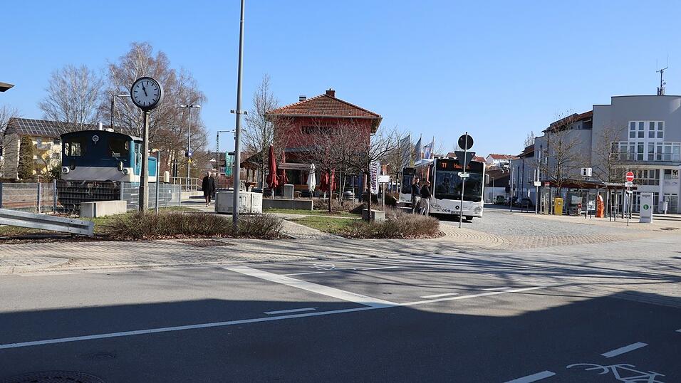 Ein Bistro, Informationsm&ouml;glichkeiten, Anbindungen und andere Menschen. So kann aus einem Bahnhof ein Teil des Stadtzentrums werden, erkl&auml;rt Johannes Kl&uuml;hspies. Ein gutes Beispiel ist Bogen.&nbsp;