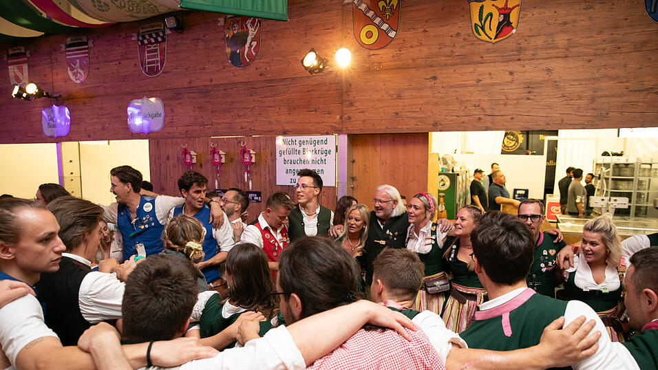 Die Partybilder vom Sonntag, 17. August, aus dem Festzelt Weckmann. Die Partybilder vom Sonntag, 17. August, aus dem Festzelt Weckmann.