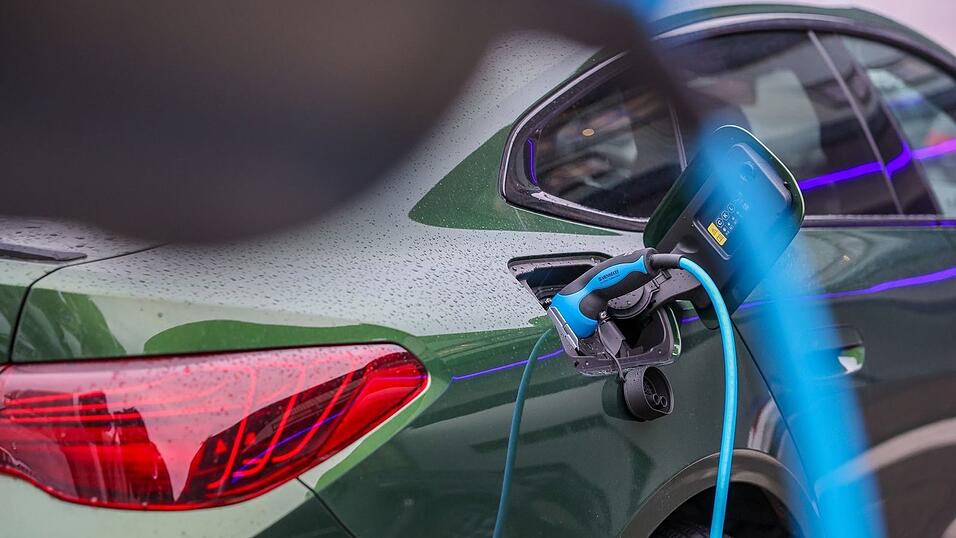 Auch dank eines hohen Elektroanteils hat BMW seine CO2-Flottenziele in Europa erreicht. (Archivbild)