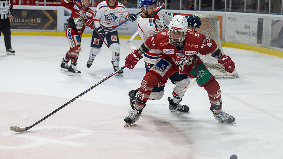 Die Eisb&auml;ren Regensburg (rote Trikots) haben am Sonntag zur&uuml;ckgebissen und die DEL2-Finalserie gegen die Kassel Huskies auf 1:1 ausgeglichen.
