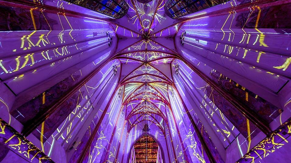 Die Lichtshow „Infinity“ in der Minoritenkirche.