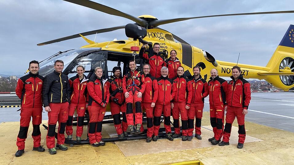 Lebensretter aus der Luft: Das Team der ADAC Luftrettung in Straubing sichert sich mit etwas mehr als 1.800 Einsätzen in 2024 den zweiten Platz bundesweit.