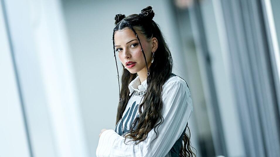 Ein Arzt habe ihr davon abgeraten, auf die Bühne zu gehen, sagte Sängerin Nina Chuba. (Archivbild) Ein Arzt habe ihr davon abgeraten, auf die Bühne zu gehen, sagte Sängerin Nina Chuba. (Archivbild)