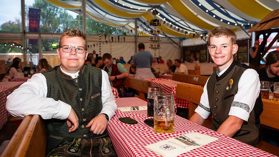 Die Partybilder vom Montag, 17. August, aus dem Festzelt Reisinger. Die Partybilder vom Montag, 17. August, aus dem Festzelt Reisinger.
