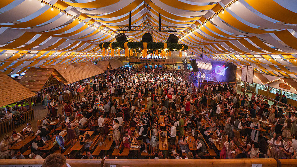 Die Partybilder vom Donnerstag, 15. August, aus dem Festzelt Nothaft. Die Partybilder vom Donnerstag, 15. August, aus dem Festzelt Nothaft.