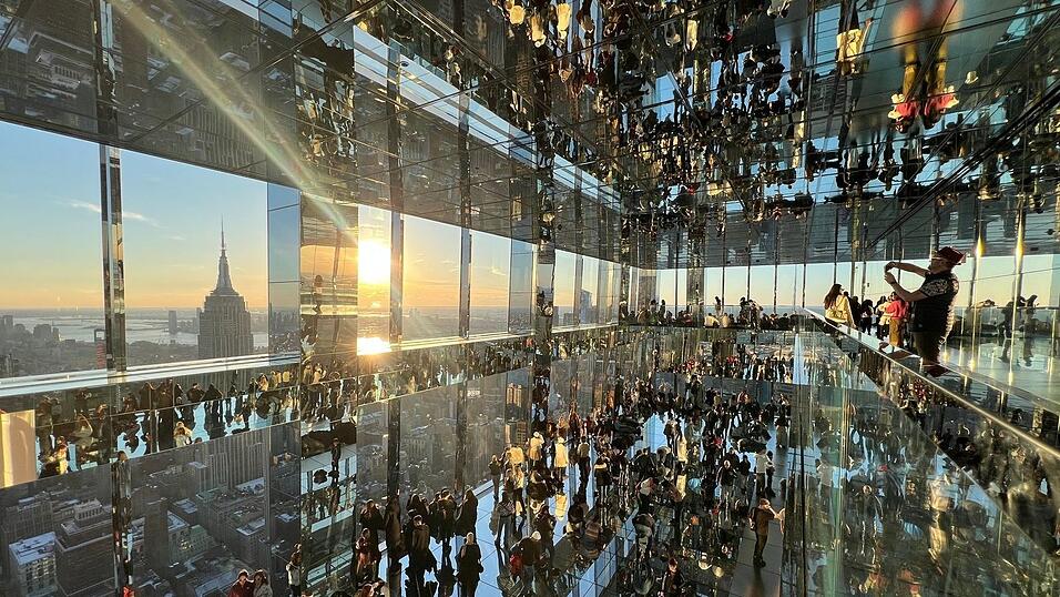 Sonnenuntergang im Spiegelkabinett.